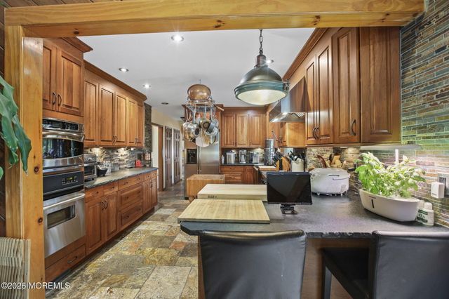 30 S Lakeview Drive, Jackson, NJ 08527