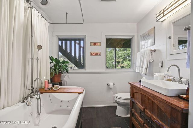 30 S Lakeview Drive, Jackson, NJ 08527