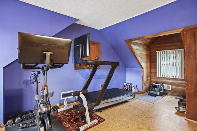 30 S Lakeview Drive, Jackson, NJ 08527