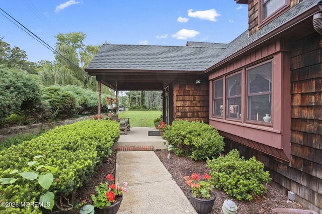 30 S Lakeview Drive, Jackson, NJ 08527