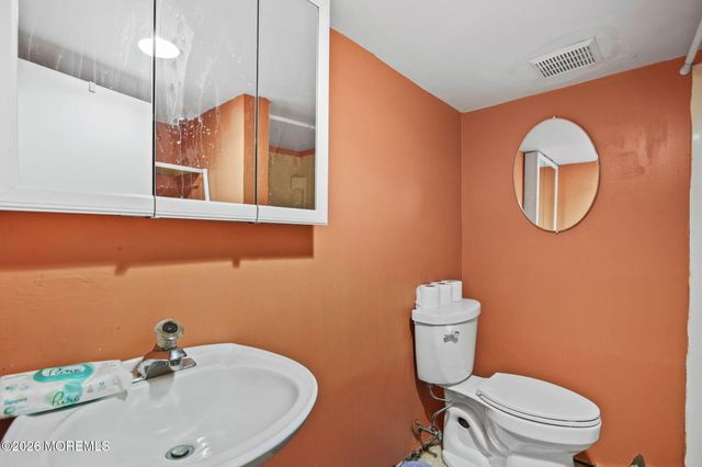 30 S Lakeview Drive, Jackson, NJ 08527