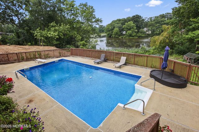 30 S Lakeview Drive, Jackson, NJ 08527