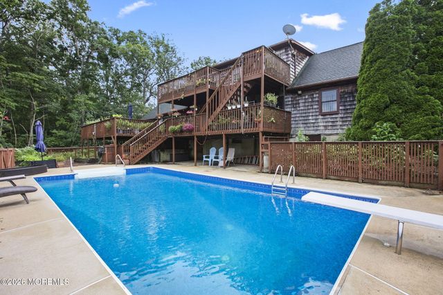 30 S Lakeview Drive, Jackson, NJ 08527