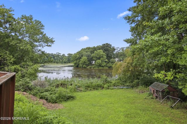 30 S Lakeview Drive, Jackson, NJ 08527