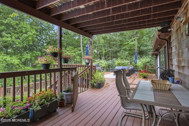 30 S Lakeview Drive, Jackson, NJ 08527