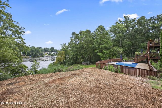 30 S Lakeview Drive, Jackson, NJ 08527