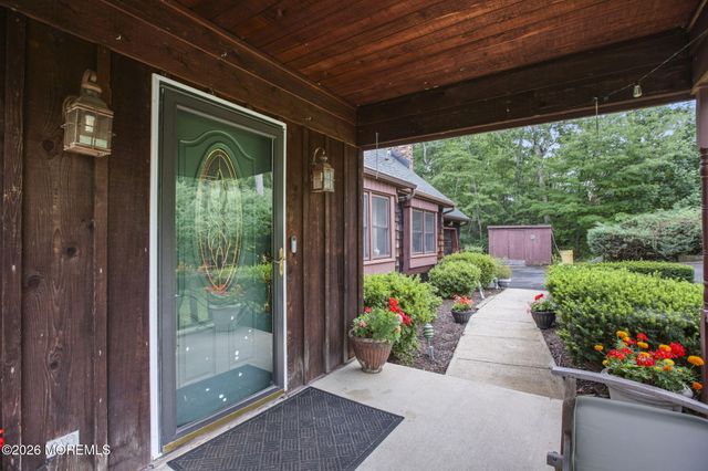 30 S Lakeview Drive, Jackson, NJ 08527