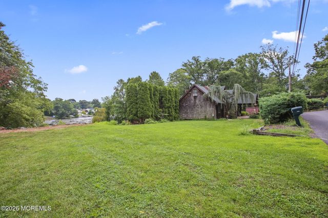 30 S Lakeview Drive, Jackson, NJ 08527