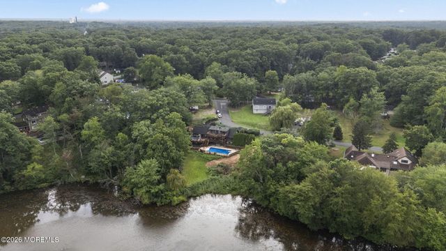 30 S Lakeview Drive, Jackson, NJ 08527