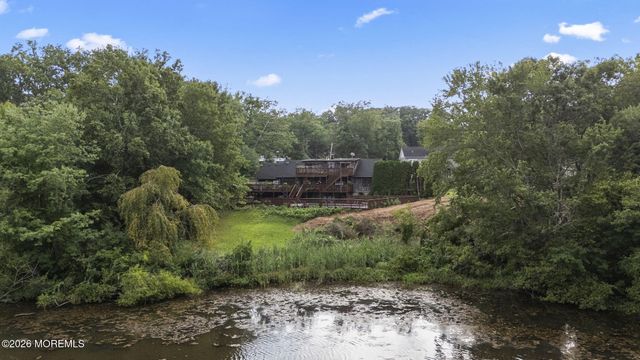 30 S Lakeview Drive, Jackson, NJ 08527