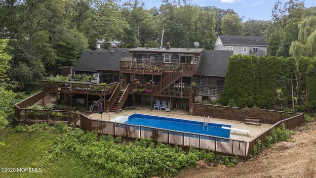 30 S Lakeview Drive, Jackson, NJ 08527