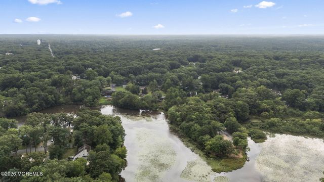 30 S Lakeview Drive, Jackson, NJ 08527