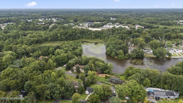 30 S Lakeview Drive, Jackson, NJ 08527