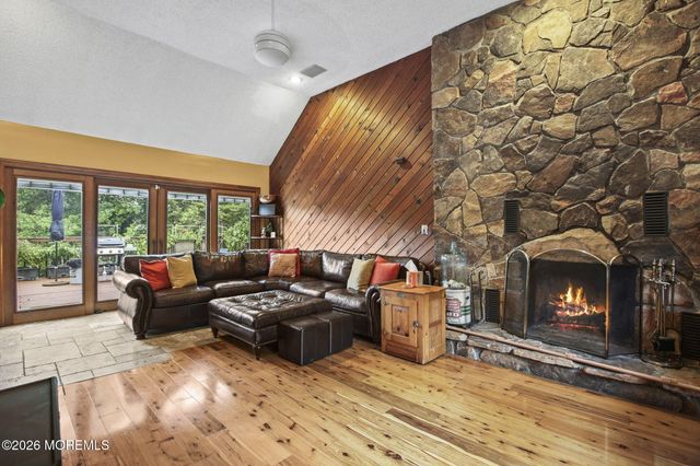 30 S Lakeview Drive, Jackson, NJ 08527