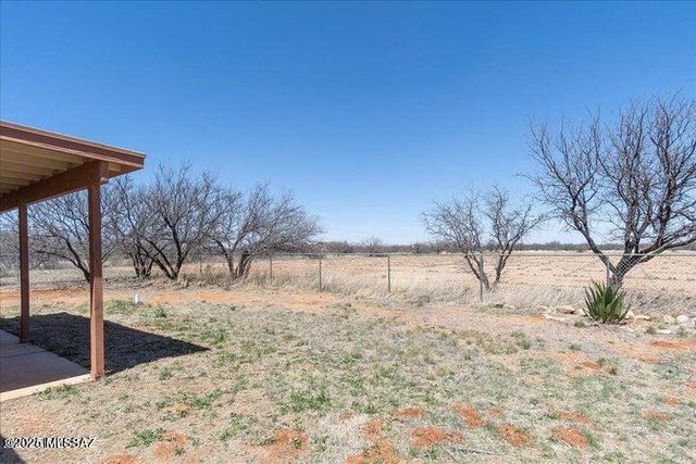 10193 E Windtalker Road, Hereford, AZ 85615