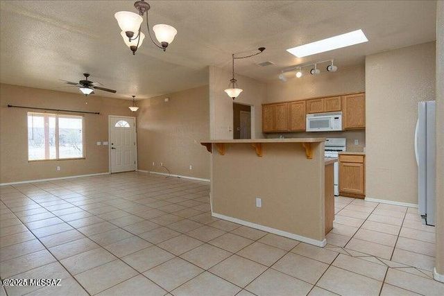 10193 E Windtalker Road, Hereford, AZ 85615