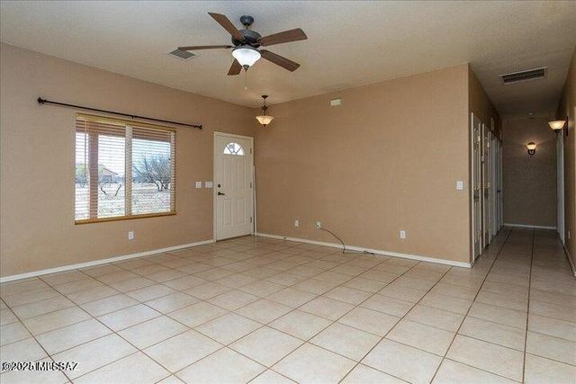 10193 E Windtalker Road, Hereford, AZ 85615