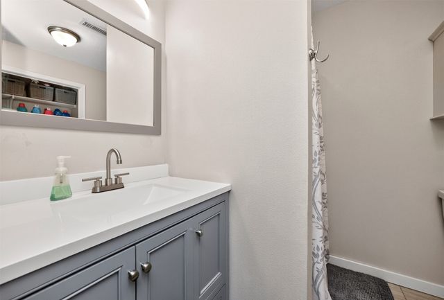 4011 NE Gardenia Lane, Ankeny, IA 50021