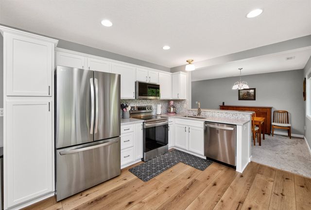 4011 NE Gardenia Lane, Ankeny, IA 50021