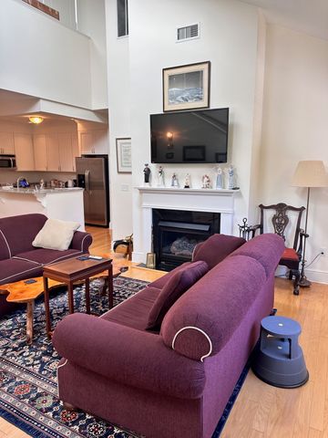 33 Intrepid Circle 405, Marblehead, MA 01945