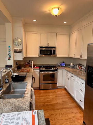 33 Intrepid Circle 405, Marblehead, MA 01945