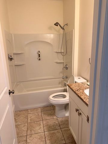 33 Intrepid Circle 405, Marblehead, MA 01945
