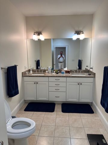 33 Intrepid Circle 405, Marblehead, MA 01945