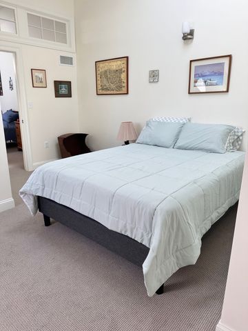33 Intrepid Circle 405, Marblehead, MA 01945