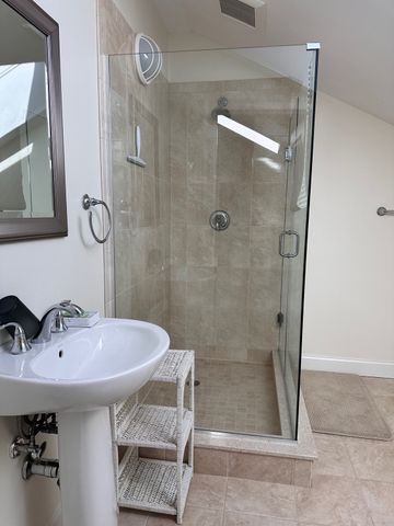 33 Intrepid Circle 405, Marblehead, MA 01945