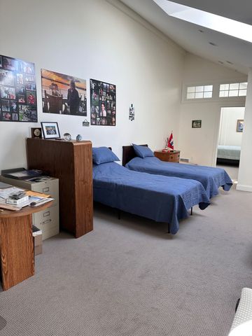 33 Intrepid Circle 405, Marblehead, MA 01945