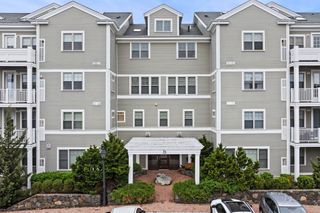 33 Intrepid Circle 405, Marblehead, MA 01945