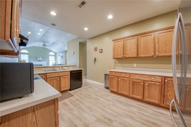2072 Winchester Ct, Connoquenessing Twp, PA 16053