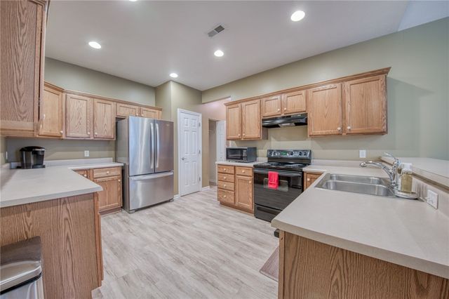 2072 Winchester Ct, Connoquenessing Twp, PA 16053