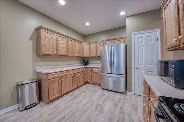 2072 Winchester Ct, Connoquenessing Twp, PA 16053