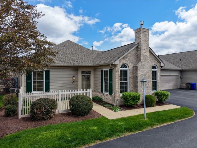 2072 Winchester Ct, Connoquenessing Twp, PA 16053