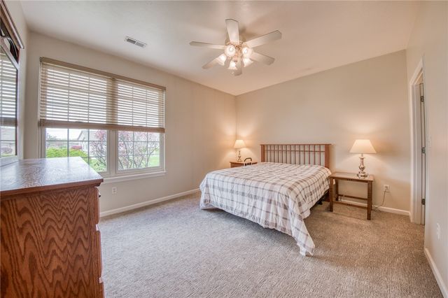 2072 Winchester Ct, Connoquenessing Twp, PA 16053