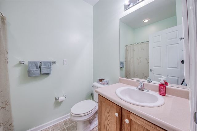 2072 Winchester Ct, Connoquenessing Twp, PA 16053