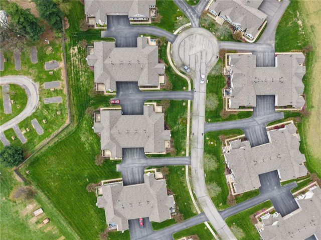 2072 Winchester Ct, Connoquenessing Twp, PA 16053