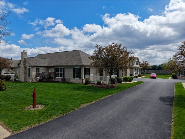 2072 Winchester Ct, Connoquenessing Twp, PA 16053