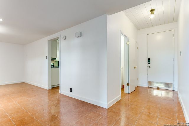 3102 Eisenhauer Rd Apt B20, San Antonio, TX 78209
