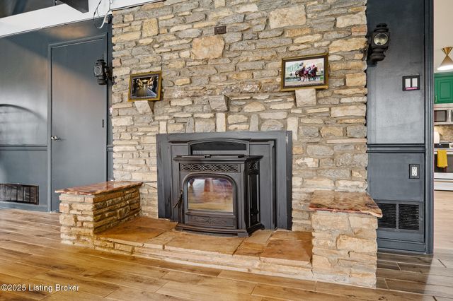 6410 Transylvania Beach Rd, Prospect, KY 40059