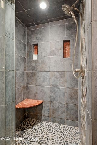 6410 Transylvania Beach Rd, Prospect, KY 40059