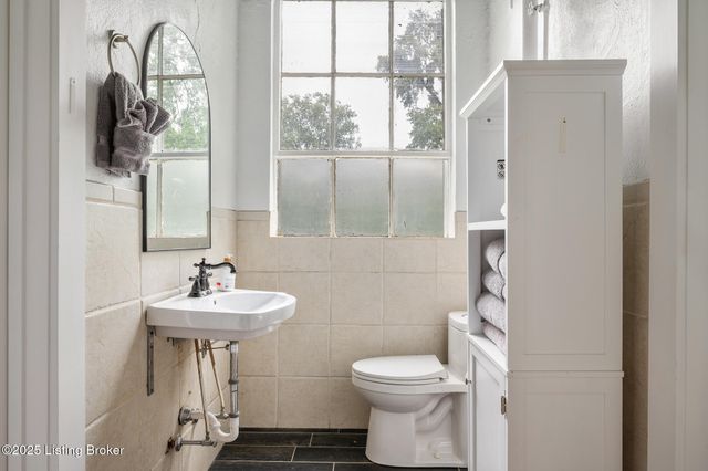 6410 Transylvania Beach Rd, Prospect, KY 40059