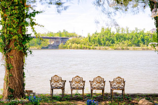 6410 Transylvania Beach Rd, Prospect, KY 40059