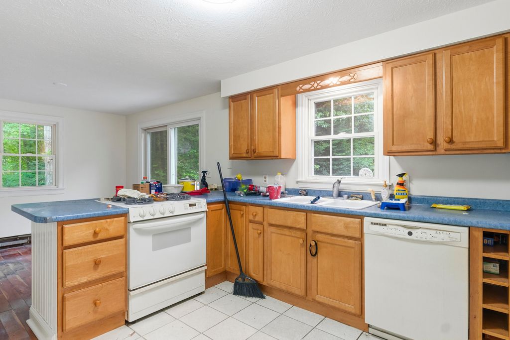 20 Lucette Avenue, Old Orchard Beach, ME 04064 — photo 4