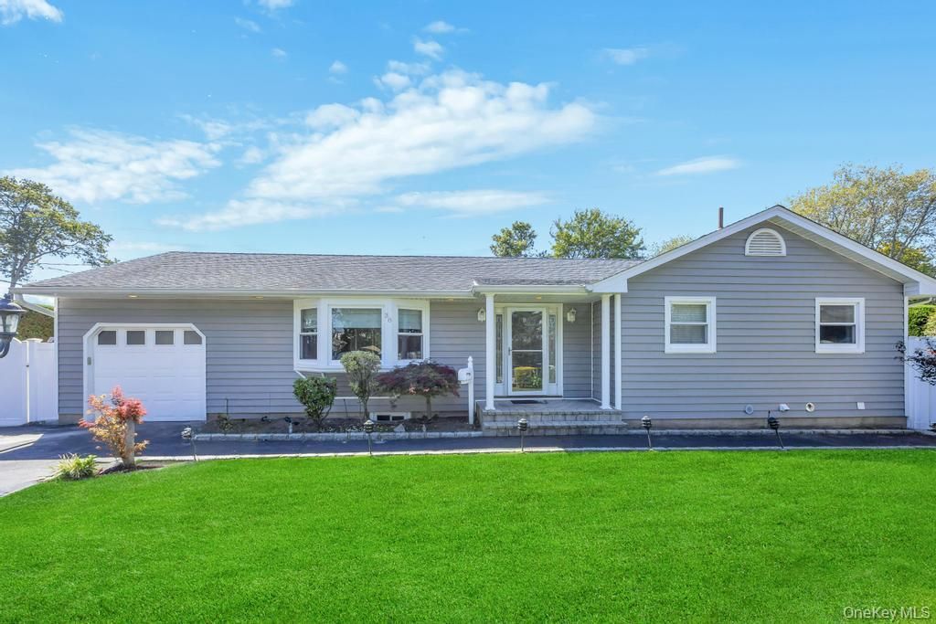 38 Beach Street, West Islip, NY 11795