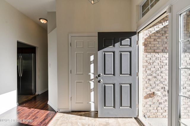 220 Rockcrest Way, Louisville, KY 40245