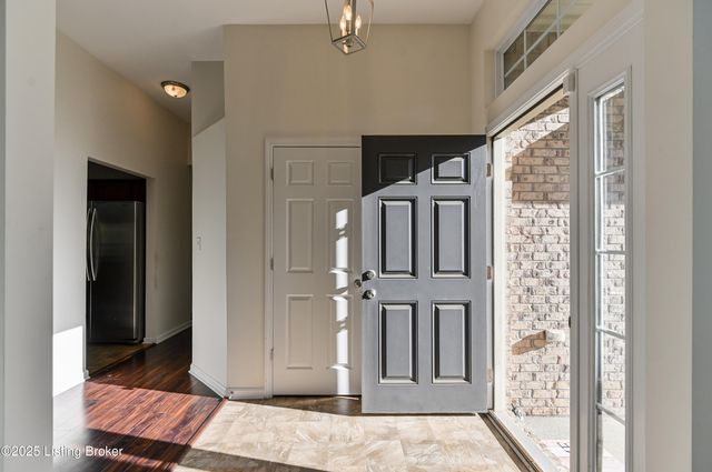 220 Rockcrest Way, Louisville, KY 40245