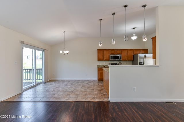 220 Rockcrest Way, Louisville, KY 40245