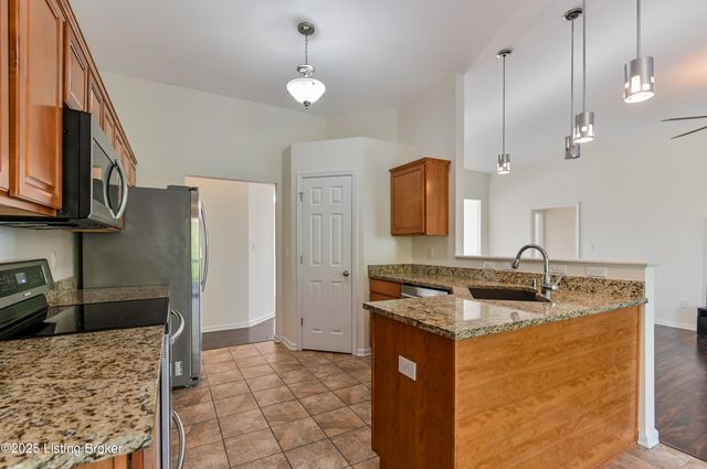 220 Rockcrest Way, Louisville, KY 40245